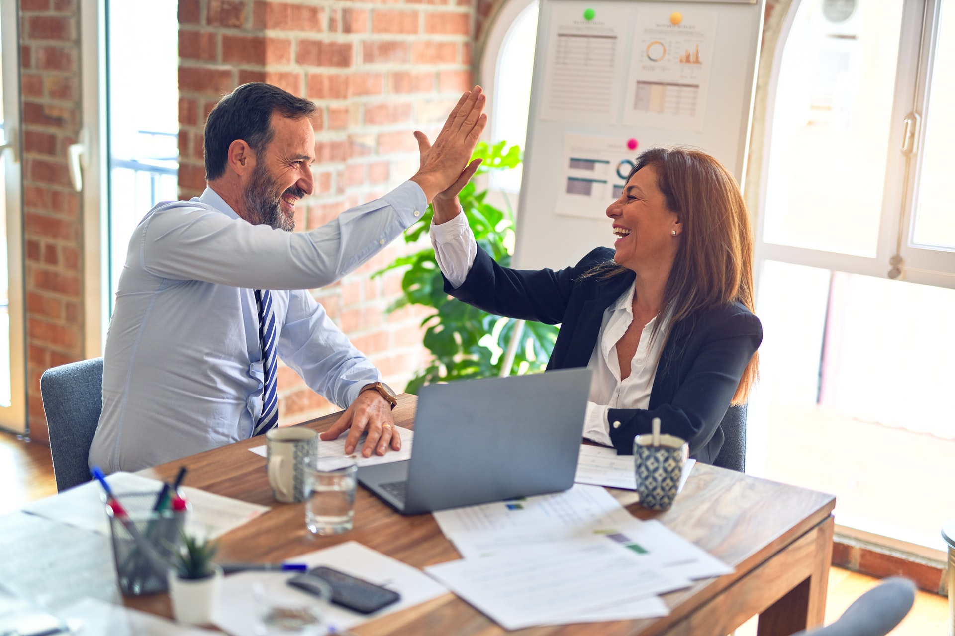 ¿Por qué incluir a los empleados en la nómina empresarial? - imagen principal